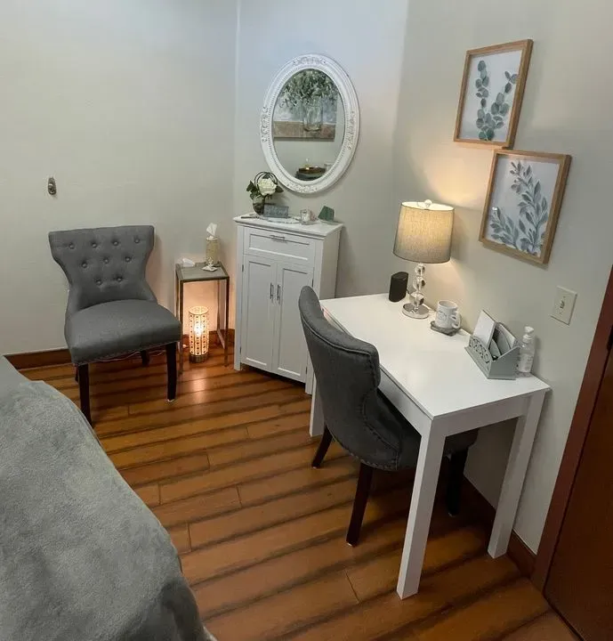 https://cdn.salonspotlight.com/photos/BBAGyZN94s8mpq1QxEWq/463fcd60-c66f-4aee-b6cf-fab9131fcde6_720x720