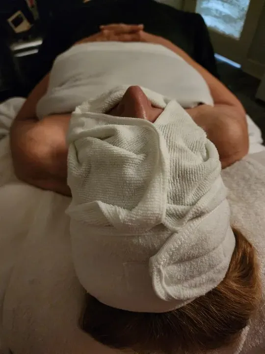 https://cdn.salonspotlight.com/photos/BBxFKJvGAehK9huFZnn5/7d4746ce-33f8-49ae-84e9-811ffa7fe5b3_720x720