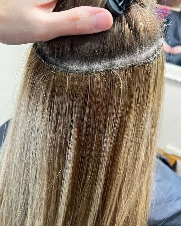 https://cdn.salonspotlight.com/photos/BCLcaQrXz92b9lPLpT4y/03975dee-e21b-42f9-b2ee-c98b5b3f8d81_720x720