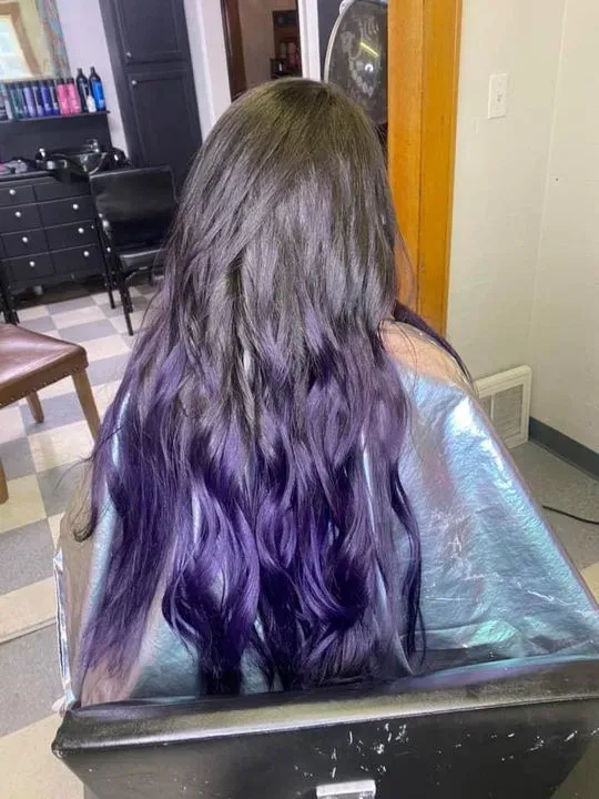 https://cdn.salonspotlight.com/photos/BCLcaQrXz92b9lPLpT4y/67b03c75-f9e5-46a7-9e88-2e41e3539717_720x720