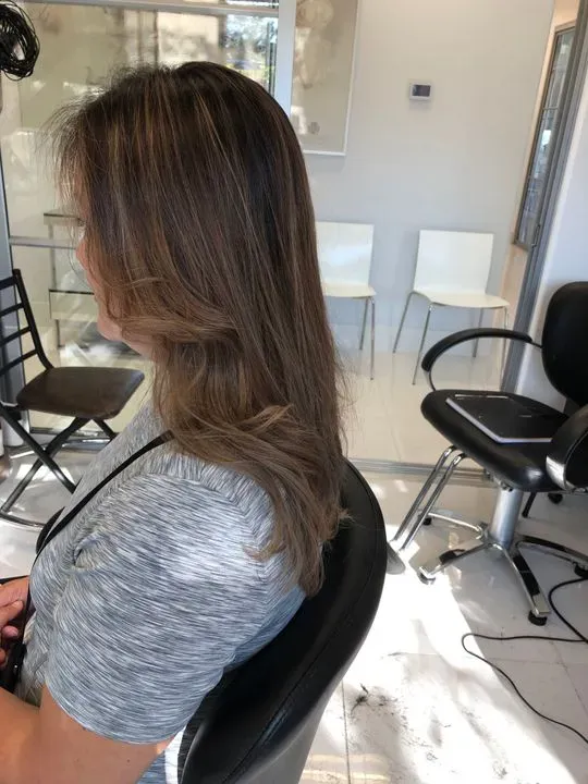 https://cdn.salonspotlight.com/photos/BEiAeNTyoQovy9aVWwOp/723359e9-d3c2-4098-9486-f1790d2b926d_720x720