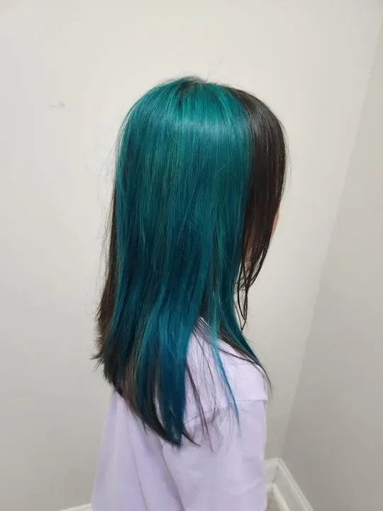 https://cdn.salonspotlight.com/photos/BEiAeNTyoQovy9aVWwOp/b47287f6-c554-49b2-9715-7f44bd4ee4ab_720x720