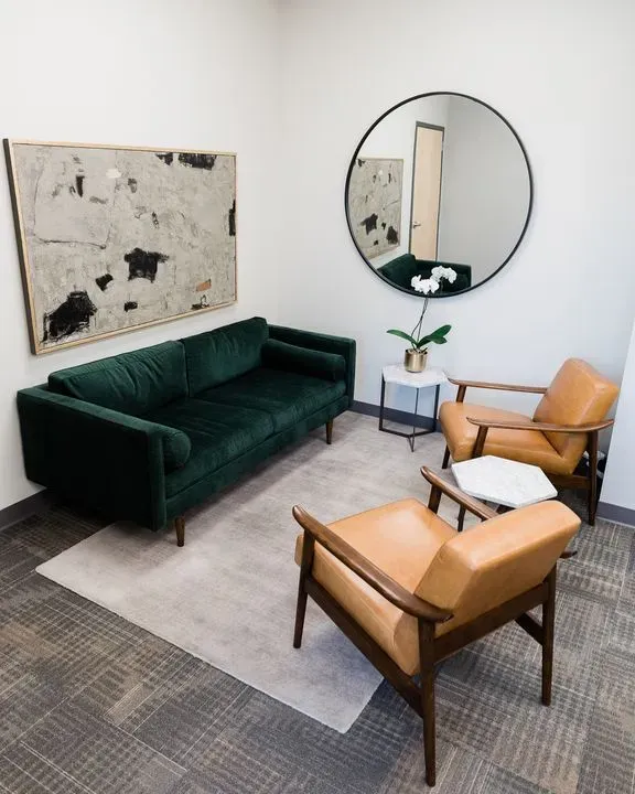 https://cdn.salonspotlight.com/photos/BGAIfTcElVdcGbCpV1bD/20a84e06-04c2-45c9-96bb-1d11a3ee5c0f_720x720