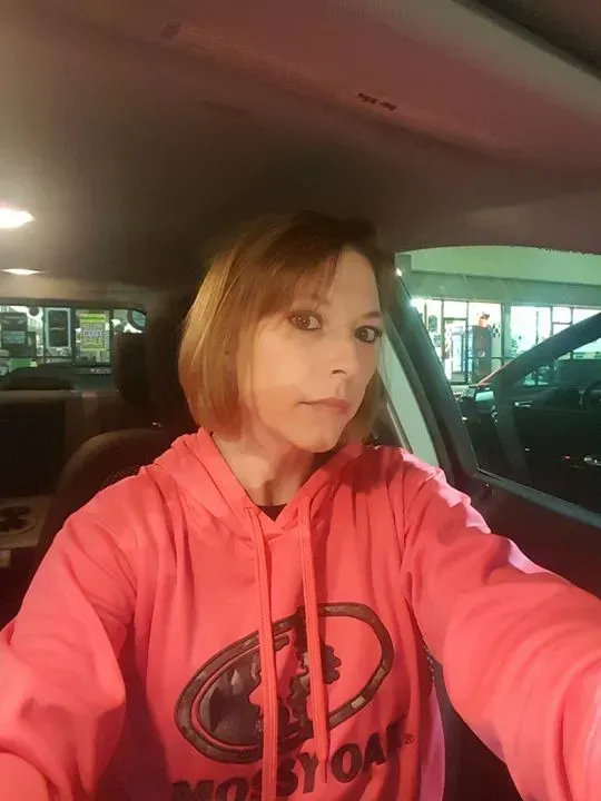 https://cdn.salonspotlight.com/photos/BGGfssgB3S9xxBfgtm9X/6e8387be-5821-4244-a1a0-c38c50240435_720x720