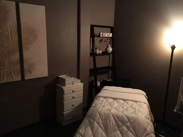 https://cdn.salonspotlight.com/photos/BGpbJ5A12KG5jfmkrWKE/7cf937f9-56bf-4d6b-8535-00ca45043d28_720x720