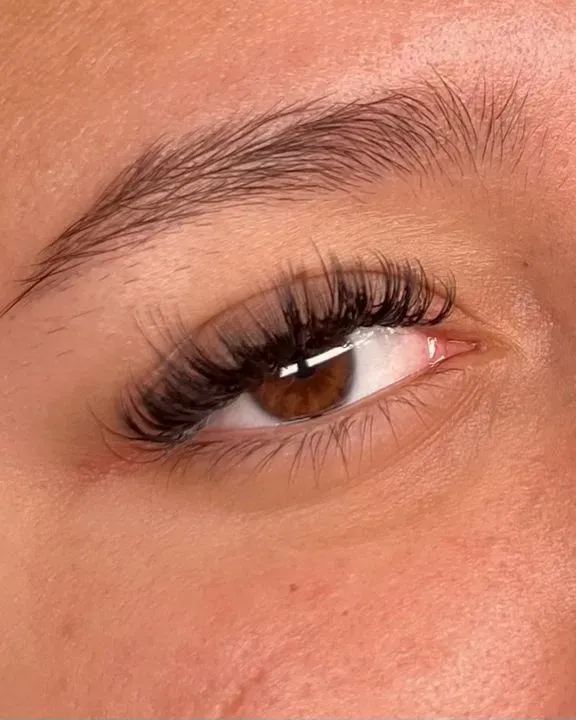 https://cdn.salonspotlight.com/photos/BHvXbqKoXvaC7Y5Np5oD/10fed584-7ef2-49eb-a3ef-a0c334138fa6_720x720