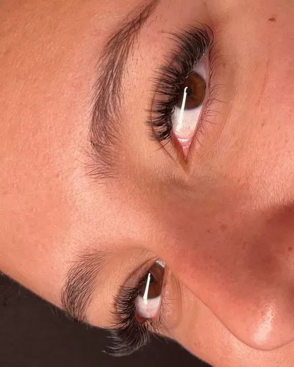 https://cdn.salonspotlight.com/photos/BHvXbqKoXvaC7Y5Np5oD/b1c4f9a5-4579-4ce4-b35c-0a77b70c8dc5_720x720