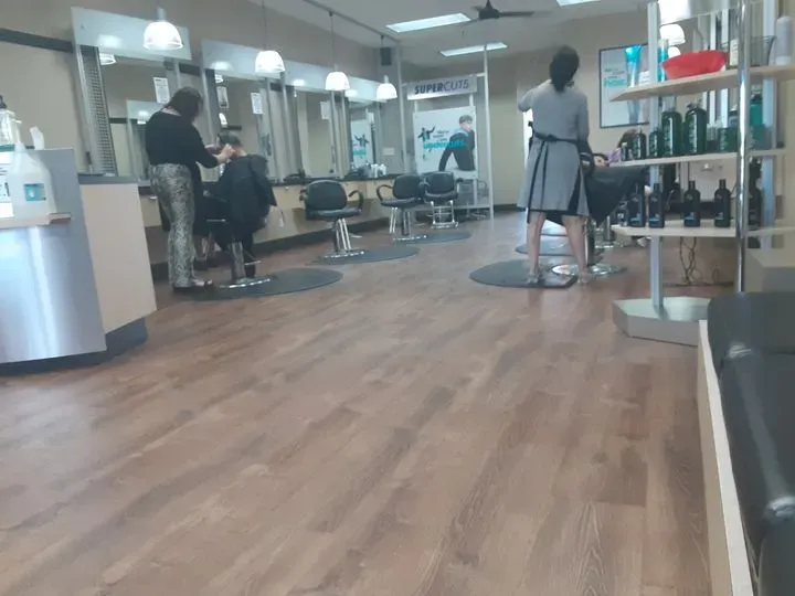 https://cdn.salonspotlight.com/photos/BNPmIladiga0cJOeDfNw/affc4f40-edba-41a4-993e-ab07f3616711_720x720
