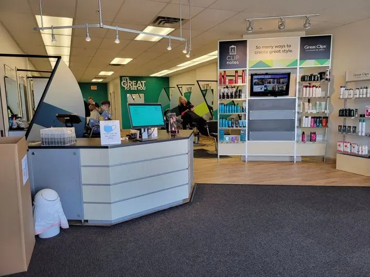 https://cdn.salonspotlight.com/photos/BS5ULzvkfVveJlN8lUJx/eeb47fe2-6dea-48c2-ab3b-b99cc97bb197_720x720