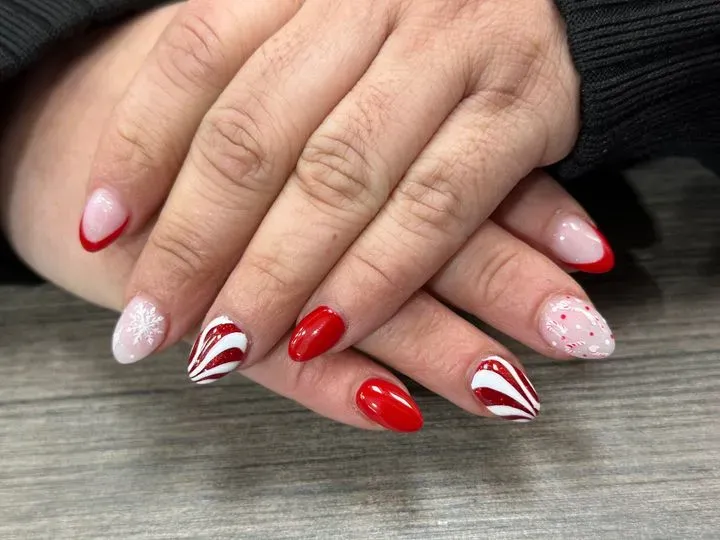 https://cdn.salonspotlight.com/photos/BS8FCcN7QGZ4vs0anxrZ/241a2c5d-e08b-4934-8135-1888767ca294_720x720