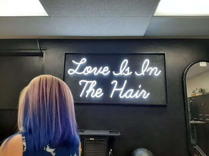 https://cdn.salonspotlight.com/photos/BSgm0wVUjOXDvDnOsu3c/4fb02aca-5a8f-40e5-ae12-180c2fa98dd8_720x720