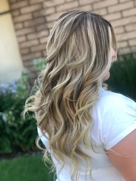 https://cdn.salonspotlight.com/photos/BSgm0wVUjOXDvDnOsu3c/ec3d4dca-454c-418c-b4c2-1f45b5140883_720x720
