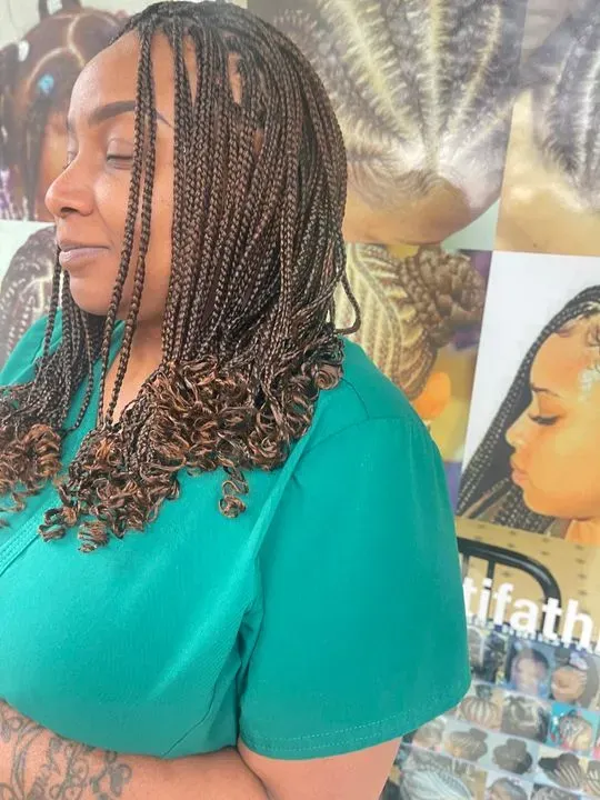 https://cdn.salonspotlight.com/photos/BTOJxQV0XM7L5JkX3r5l/060c6f0c-5df4-44dd-b326-55c192e7b313_720x720