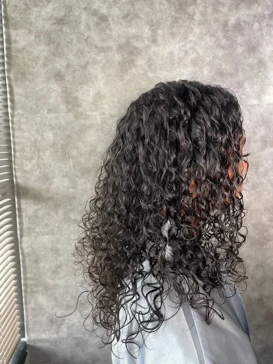 https://cdn.salonspotlight.com/photos/BU83wSRsna3t54QuUc3l/3e9788df-86c3-4905-a703-d730902c7a44_720x720