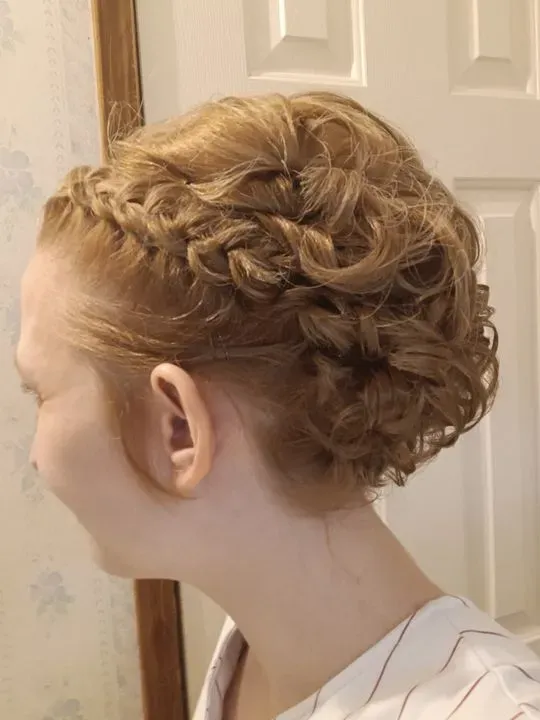 https://cdn.salonspotlight.com/photos/BW3GZzqmPbRzDErQQa71/3a09ca8a-39e2-4591-b520-e9db04bdc2de_720x720