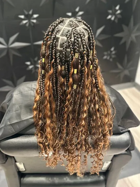 https://cdn.salonspotlight.com/photos/BW73SLhLJ5ezMFJKuUwE/32584105-198f-484d-9bcc-e4428b234c2c_720x720