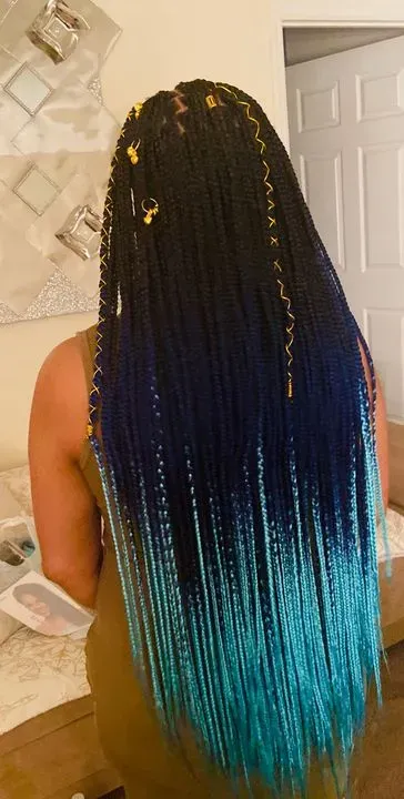 https://cdn.salonspotlight.com/photos/BW73SLhLJ5ezMFJKuUwE/ec7e5d43-efab-419e-b9b6-b5c32eddd8fd_720x720