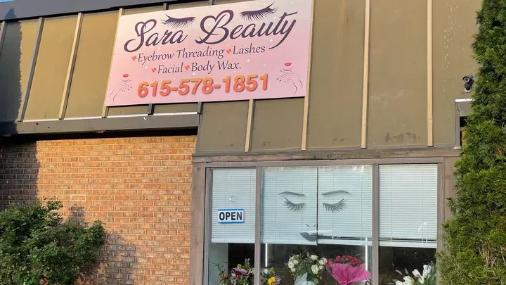 https://cdn.salonspotlight.com/photos/BYaAYhb52lRuXuAkTtD8/dfb623fa-7092-47f9-a15e-54d9610bda94_720x720