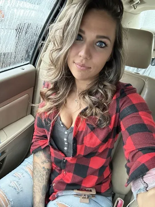 https://cdn.salonspotlight.com/photos/BZQdDR8E8XpMLbePXpVT/2fb5eefc-061e-454e-af65-c936a3961262_720x720