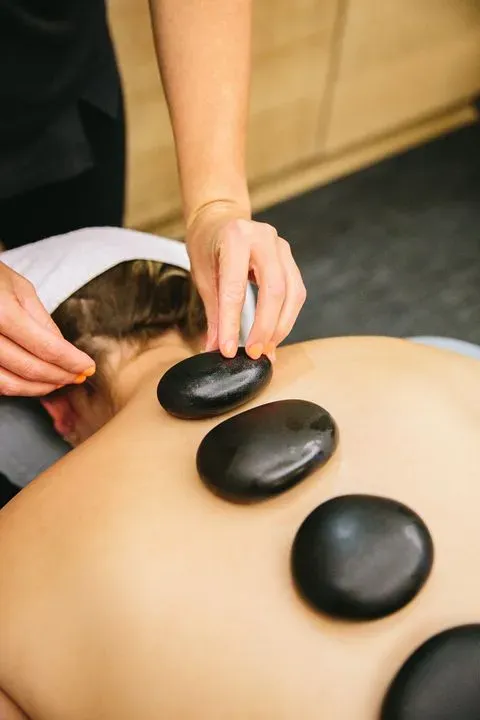 https://cdn.salonspotlight.com/photos/Ban5fykW39I26I6FiT1Y/86e4739b-038a-49e3-9db9-a3afbd9e8d9f_720x720