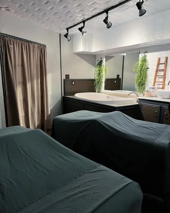 https://cdn.salonspotlight.com/photos/Bc6DBZUEvUR5dBOY8MIG/3628e464-29a5-4e76-8cba-241d48aa22f9_720x720