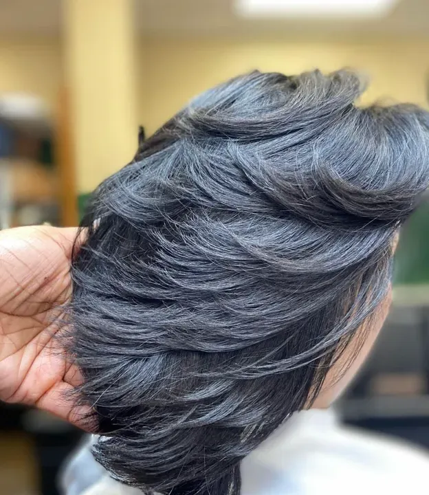 https://cdn.salonspotlight.com/photos/Bd7VAOVjiRxJjF5tGqP4/03e4abb1-9f9a-4313-9584-16ddc38f60ef_720x720