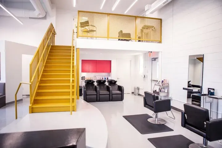 https://cdn.salonspotlight.com/photos/Bd7VAOVjiRxJjF5tGqP4/31ea902c-a907-442d-b07f-7951cdaaa9fc_720x720