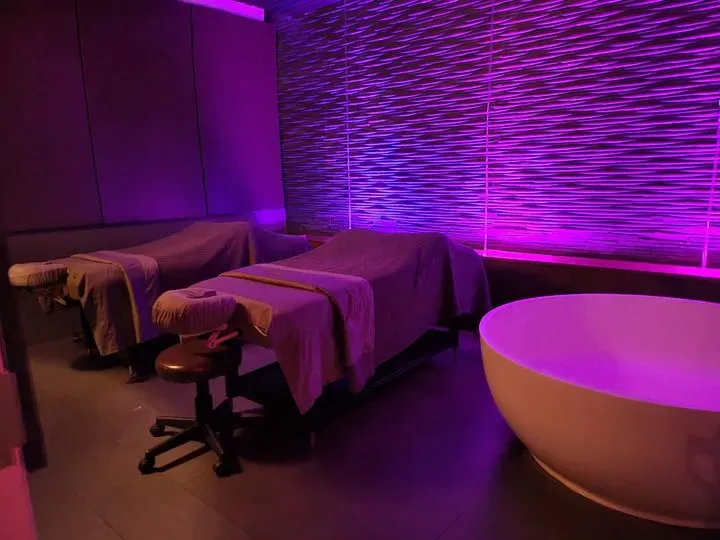 https://cdn.salonspotlight.com/photos/BdREjCYC4tTUtEIOOlR0/3bc1fded-104a-499c-89cc-4752831e1462_720x720