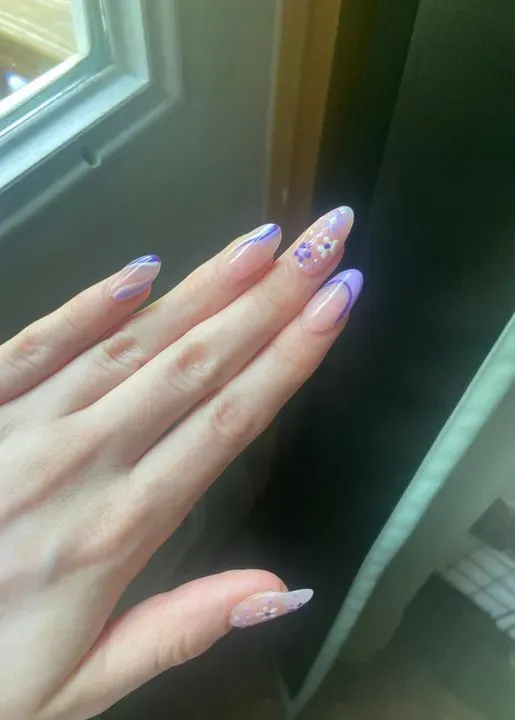 https://cdn.salonspotlight.com/photos/BgHi5lBytXNVywwoY9jC/18c96f9b-e04c-4af1-b721-0a6c1bb52b45_720x720