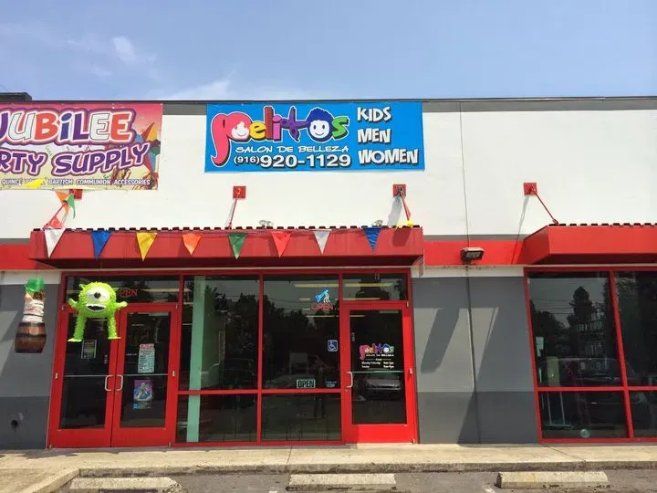 https://cdn.salonspotlight.com/photos/BiVLnWBNN6vW7BiaVSTy/60f84a69-b1ac-43e5-b18d-9b7718bed1ae_720x720