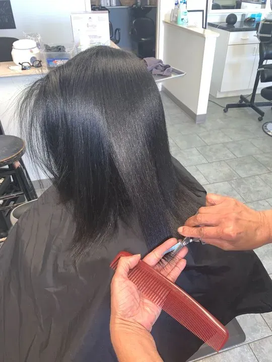 https://cdn.salonspotlight.com/photos/BjZmyWd6WtRPc4RamlFI/e2a2b603-1c0c-4662-adf6-de07aa3c04bd_720x720