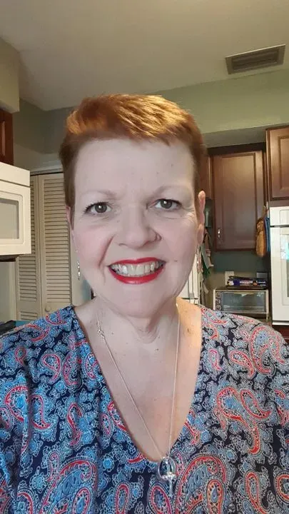 https://cdn.salonspotlight.com/photos/Blvgnkpnl38UDNYOZQfC/3590a205-2692-4283-b1fb-8c6ea9b72820_720x720