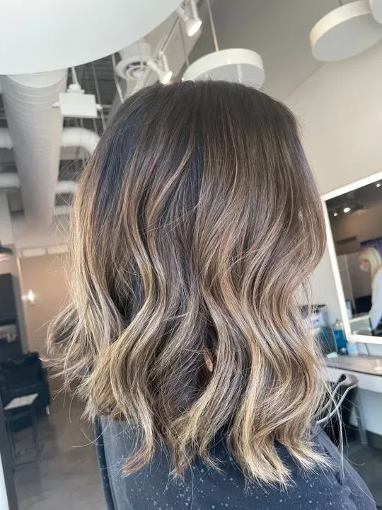 https://cdn.salonspotlight.com/photos/Bmpz4EtUTUU49lIBY97E/f16ccb77-b1b6-43c4-8c5d-d6d8549f7b5e_720x720
