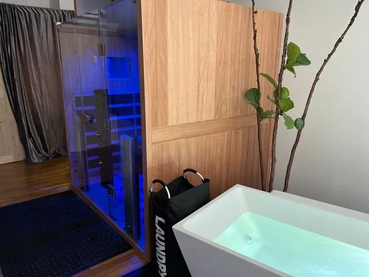 https://cdn.salonspotlight.com/photos/Bnt2hOAgbVbdqGFKlXLD/fc5b0dbc-826e-4bb6-adc8-233ce243c9f0_720x720