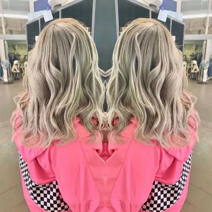 https://cdn.salonspotlight.com/photos/BrOLwrgOhX4DjEnuu1no/9ba3c91c-650b-45c0-9b2a-1de85ad50965_720x720