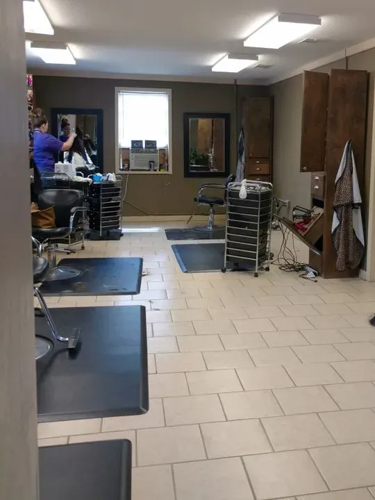 https://cdn.salonspotlight.com/photos/Brv2GPmsstIN3tKHdKDp/205054d7-c988-4085-8cc5-2f4cd5b823f8_720x720