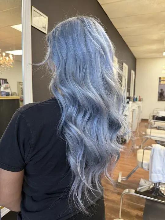 https://cdn.salonspotlight.com/photos/BteNeKsjx9YLAP7NIOJU/90588c83-8f45-43d6-ac21-8ccd5b842165_720x720