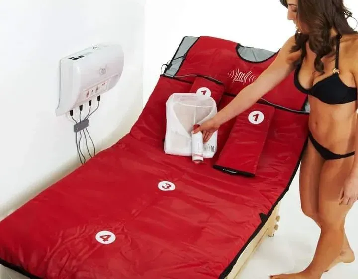 https://cdn.salonspotlight.com/photos/Bx0TVzirNFtn1ADpsmST/a67199b1-96fe-4ad1-b004-41846d4e5159_720x720