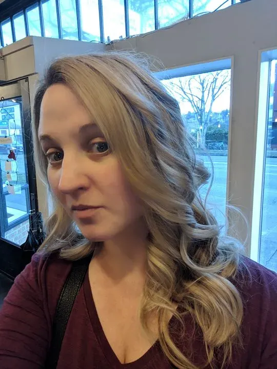 https://cdn.salonspotlight.com/photos/C08daDNtzB7ESqxg71J0/eb641730-8500-44ff-8d40-59013dcbdd67_720x720