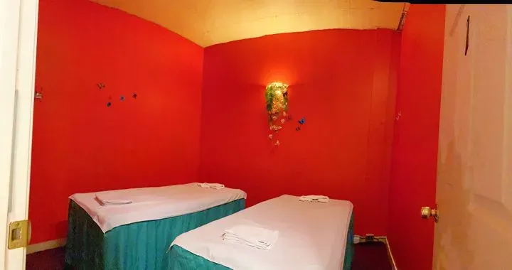https://cdn.salonspotlight.com/photos/C2f5rZprZSeIeM4snymf/4e750bbd-8d25-4a82-8b91-0c89770ea695_720x720