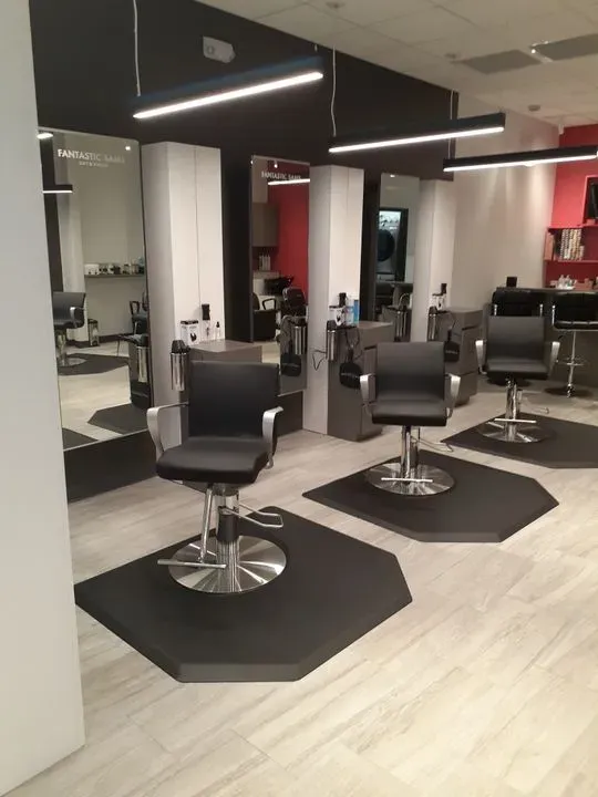 https://cdn.salonspotlight.com/photos/C3DcGunAUfMpIagB0CFR/980314c1-335f-4b9a-a97f-eebb211b0826_720x720