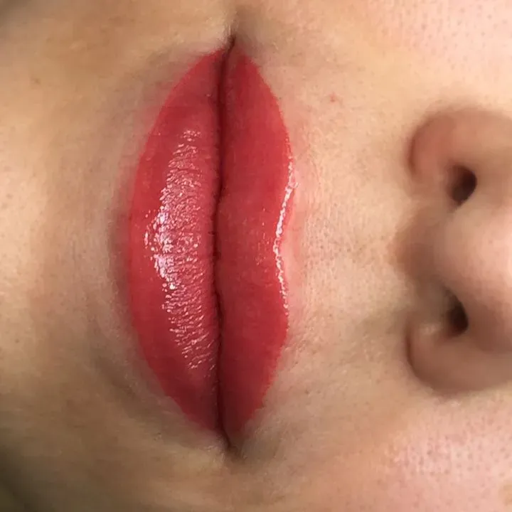 https://cdn.salonspotlight.com/photos/C3zkxnyXI1zW57FPvhz0/1ac21bba-b74d-4b2e-8a9d-b6ea5fe0b53b_720x720