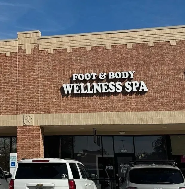 https://cdn.salonspotlight.com/photos/C5FZCZOyTBnFr89R8HbX/9315b06e-b829-4c5f-b6f1-44d3a4f36e40_720x720