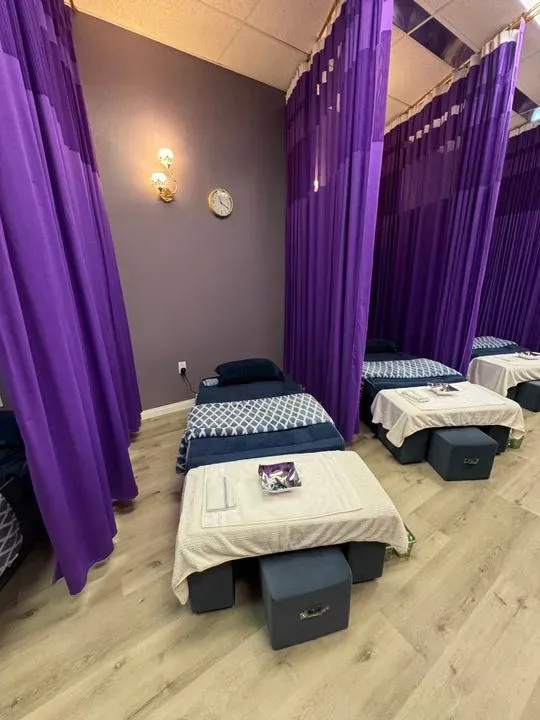 https://cdn.salonspotlight.com/photos/C5FZCZOyTBnFr89R8HbX/bd17369c-48f6-4174-8b35-f53387e2ff48_720x720