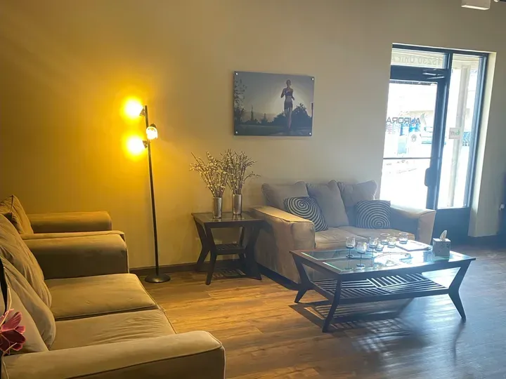 https://cdn.salonspotlight.com/photos/C8J1bXvD7OatjIIqMz03/be0b061d-9bd1-4c64-94a5-544bbf08ed3c_720x720