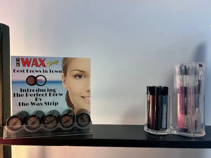 https://cdn.salonspotlight.com/photos/C9NcAaMhXY3uaZvqJuWI/5b29c37c-6e03-4585-94a3-924c9c352b32_720x720