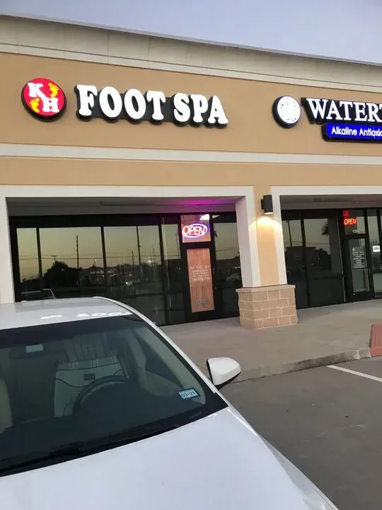 https://cdn.salonspotlight.com/photos/CBfUtdjTctALeoGde6Oa/cbfcddd8-8465-4741-ae33-eb0f42832817_720x720