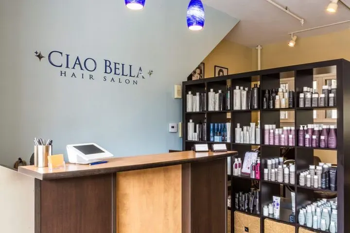 https://cdn.salonspotlight.com/photos/CC0rwY9GxWzJeupQLEj2/70e461c4-95e4-4dff-82d3-4879cfbc27ce_720x720