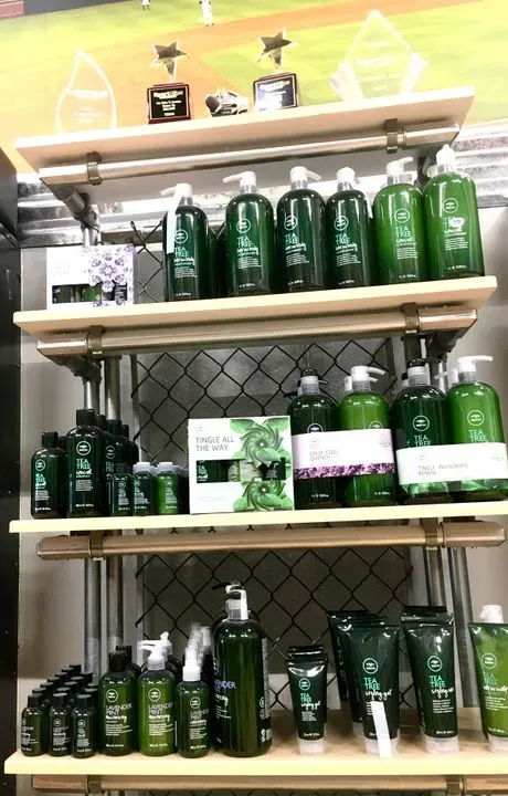 https://cdn.salonspotlight.com/photos/CEKv4hSJys8s3LOHN97a/0c9a8500-1598-47ad-a44c-5695a1fbcdba_720x720