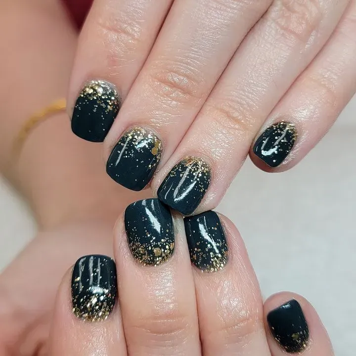 https://cdn.salonspotlight.com/photos/CJ4UFBJBwhJLTB9FjMA6/dd7e0889-de82-4ab1-8398-8ed6ea2561c0_720x720
